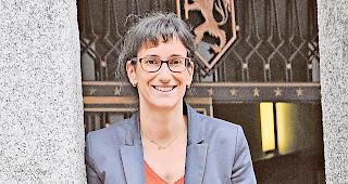 Erfreut. Anne-Laure Couchepin Vouilloz, Gemeindepr&auml;sidentin Martinach.