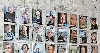 Wer folgt? Die &laquo;Leuker Spycher-Galerie&raquo; im Schloss Leuk: In wenigen Tagen wird bekannt, wer als 30. Preistr&auml;ger oder -tr&auml;gerin in dieser Portr&auml;tgalerie Aufnahme findet.