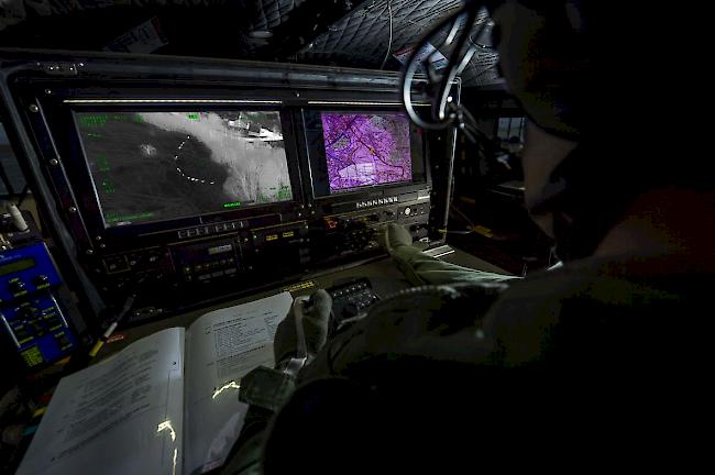 Vermisste Wanderin. Beim Rettungseinsatz kam unter anderem der Helikoptertyp «Super Puma» zum Einsatz.