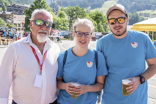 David Grichting (66), Leukerbad, Nadja Marty (23), Varen, und Sasha Grichting (21), Leukerbad.