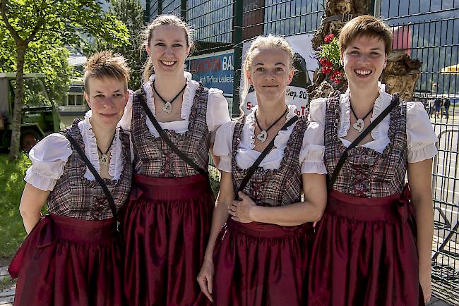 Carmen Grichting (35), Corinne Werlen (30), Bernadette Sarbach (52) und Karin Escher (40), Leuk.