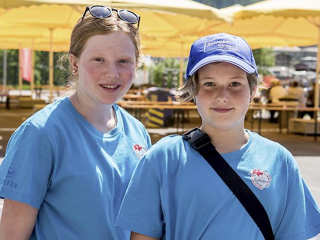 Jaëlle Bregy (13), Agarn, und Kimsara Lorenz (13), Leukerbad.