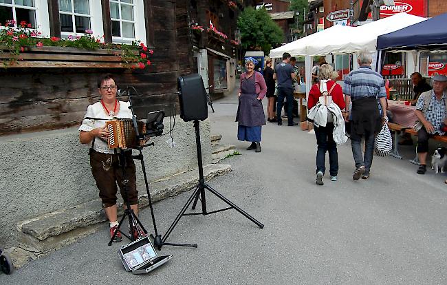 Jodlerin Rosmarie Wyssen sorgte für musikalische Unterhaltung.