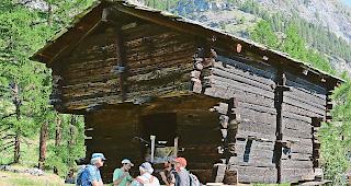 &Auml;ltester Stadel Europas. Bei zahlreichen Begehungen wurden die traditionellen Geb&auml;ude erkundet.Fotos ZVG