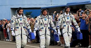 Am 50. Jahrestag der ersten Mondlandung haben sich ein Italiener, ein US-Astronaut und ein russischer Kosmonaut auf den Weg zur Internationalen Raumstation ISS gemacht.