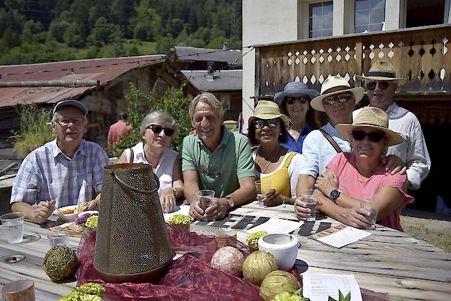 Markus Sparr (73) und Margret Houriet (69) aus Reinach, Carlo Jentsch (70) und Ana Schröder (66) aus Inden, Nena Furrer (62)
 aus Wettingen, Mark Williams (57) und Luisa Santos (65) aus Zürich, Mario Furrer (74) aus Wettingen.