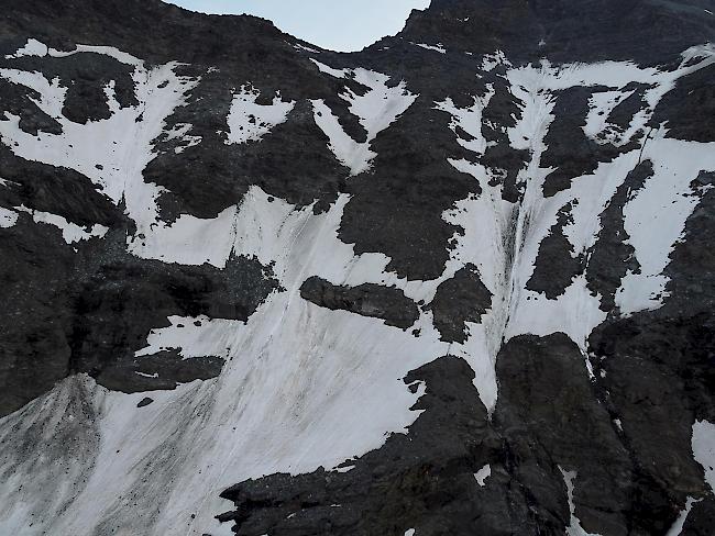 Ein deutscher Alpinist starb am Montagmorgen bei einem Bergunfall auf dem Gemeindegebiet von Bourg-St-Pierre.