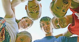 Die Albiner Schulkinder werden n&auml;chstes Schuljahr nicht mehr mit dem  &ouml;ffentlichen Bus zur Schule fahren.Symbolbild S. Hofschlaeger/pixelio.de