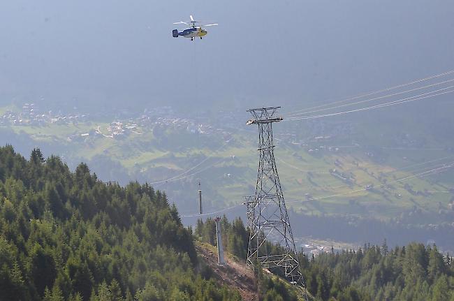 Impressionen der Montage der Stützmasten für die neue 10er-Gondelbahn auf die Fiescheralp.