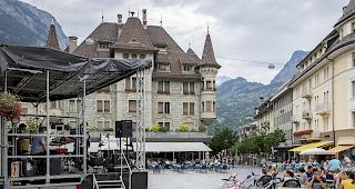 Gartenplausch auf dem Briger Stadtplatz.&nbsp;