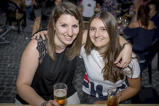 Nicole Troger (26) und Gwen Salzgeber (16), Raron.