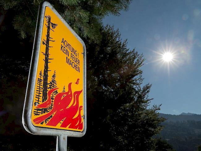 Im Wallis herrscht lokal erhebliche Waldbrandgefahr. Der Kanton mahnt zur Vorsicht.