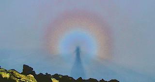 Erscheinung. Ein Brockengespenst treibt auf dem Bortelhorn sein &laquo;Unwesen&raquo;.