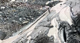 Am Donnerstag ist auf dem Allalingletscher eine britische Alpinistin in eine Gletscherspalte gefallen und verstorben.