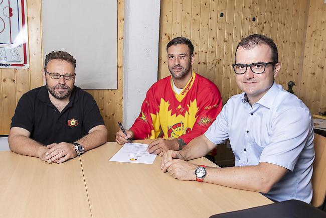 Sportchef Christophe Fellay, Goran Bezina und Klub-Präsident Alain Bonnet (von links).