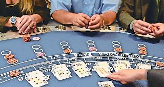 Ausgezockt. Ein junger Oberwalliser hat das Vertrauen seines Chefs missbraucht und ihm  anvertraute Gelder in Spielcasinos verspielt.
