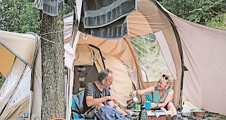 Zeit f&uuml;r einen Kaffee. Margot und Peter Leegwater/de Langen reisten aus Amsterdam an.