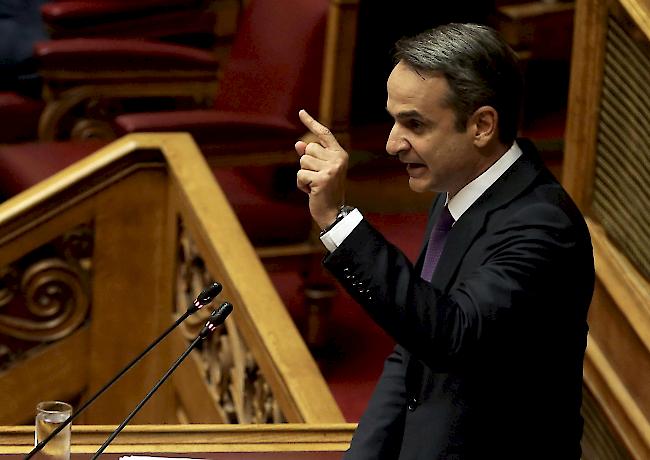 Die griechische Regierung unter Premierminister Kyriakos Mitsotakis erlässt viele kleine, aber für die Menschen sichtbare Massnahmen, etwa eine erhöhte Polizeipräsenz in der Athener Innenstadt oder eine Lösung für das überbordende Müllproblem auf der Insel Korfu.