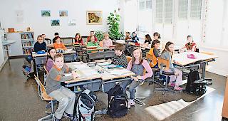 Vieles hat sich ver&auml;ndert. Genau vor einem Jahrzehnt wurden wegen sinkenden Sch&uuml;lerzahlen die Primarklassen in Brigerbad (Bild 3./4. Klasse) aufgel&ouml;st.Foto WB