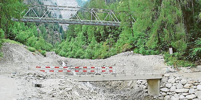 Die Brücke über den Rufibach kann wieder befahren werden.