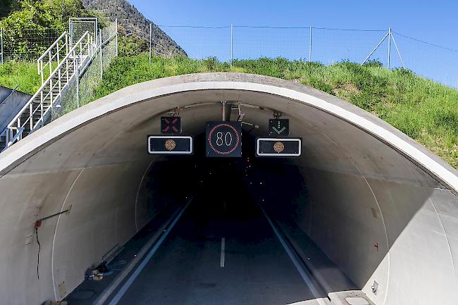 Gamsentunnel: Energieversorgung, Lüftung, Beleuchtung, Signalisation, Überwachung sowie die Kommunikations- und Leittechnik mit allen Kabelanlagen und Steuerungen wurden erneuert.