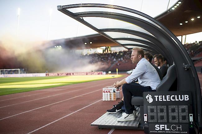 Zürichs Trainer Ludovic Magnin verfolgt das Fussball-Meisterschaftsspiel der Super League zwischen dem FC Zürich und dem FC St. Gallen im Zürcher Letzigrund, am Mittwoch, 14. August 2019.