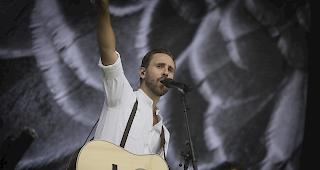 Kunz lockt auch am Samstagnachmittag um 14.30 Uhr jede Menge Festivalbesucher vor die B&uuml;hne. 