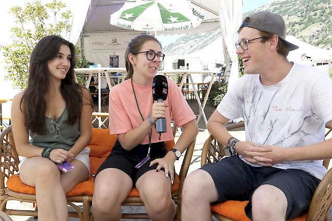 <b>Zeit für ein Fazit.</b> Catarina und Reto berichten über ihre Erfahrungen am diesjährigen Openair Gampel.