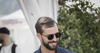 <b>Nach 10 Jahren wieder in Gampel.</b> Nach einer &laquo;sehr herzhaften Show stand uns Bligg Rede und Antwort.