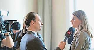 Seitenwechsel? Adrian Arnold arbeitete als Journalist in Paris und Berlin, jetzt in Bern. Und bald in Brig?Foto Keystone&nbsp;