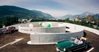 Die Grundsteinlegung auf der Baustelle des Parkhauses beim Spital Sitten erfolgte im M&auml;rz 2018. Heute wurde das Geb&auml;ude eingeweiht.