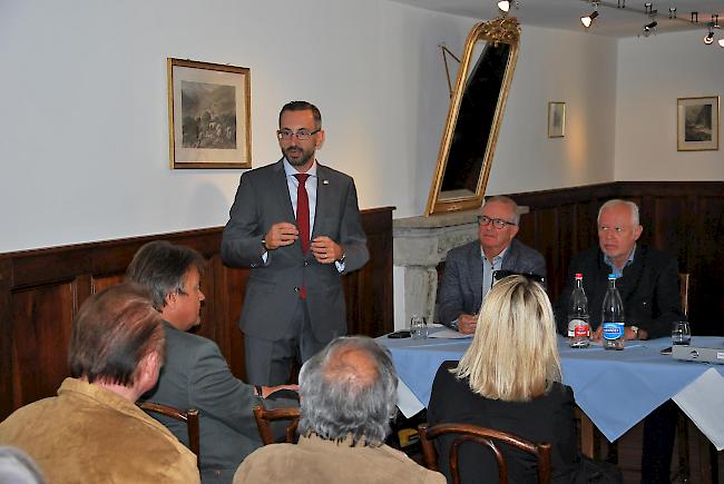 Staatsrat Frédéric Favre bei seiner Ansprache vor den Walliser Präfekten.