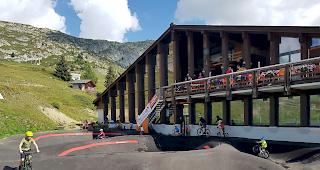 <b>Einweihung.</b> Der Pumptrack gleich beim Sportzentrum Bachtla auf der Bettmeralp.