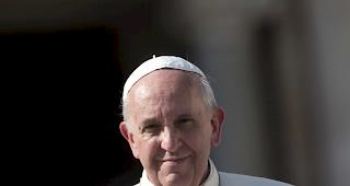 Papst Franziskus hat eine Frau in die m&auml;nnerdominierte Regierung des Vatikans berufen. Die Juristin Francesca Di Giovanni wird Untersekret&auml;rin im Staatssekretariat, wie der Kirchenstaat am Mittwoch mitteilte.