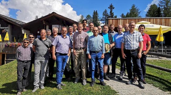 Teilnehmende der Enbag-Präsidentenkonferenz am Samstag in Visperterminen.