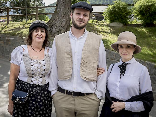 Silvia Rovina (62), Herbriggen, Mathias Blatter (34) und Dolores Rovina (32), Glis.