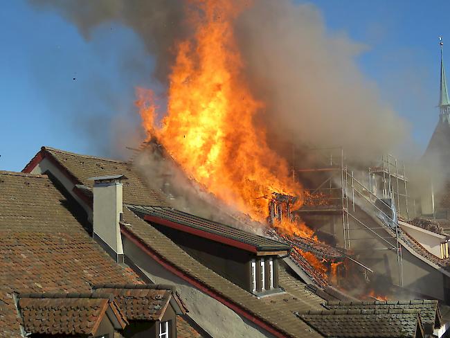 Die Feuerwehr hatte das Feuer um 19 Uhr unter Kontrolle.