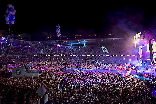 18 Bands, DJs und Solo-Musiker in der Nacht auf Sonntag im Berner Stade de Suisse. (Archivbild)