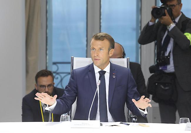 Vor dem EM-Qualifikationsspiel in Paris war am Samstag anstelle der albanischen Hymne die von Andorra, dem nächsten Qualifikationsgegner von Frankreich, gespielt worden. Der französische Staatspräsident Macron hat sich dafür nun entschuldigt.