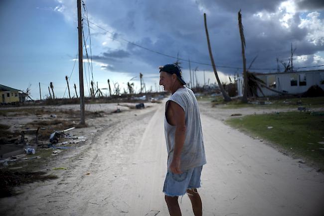 «Dorian» hatte am 1. September die Abaco-Inseln als Hurrikan der höchsten Kategorie getroffen und war später über Grand Bahama beinahe zum Stillstand gekommen.