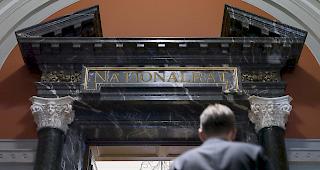 <b>Wahlkampffieber steigt.</b> Die Kampagne kommt ins Rollen. Das Bundeshaus lockt.