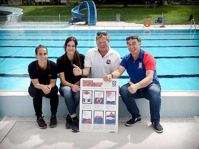 Schwimmbad Geschina, Brig: Tanja Walker, Visana Brig, Tamara Meichtry, Visana Brig, Urman Gruber, Betriebsleiter Schwimmbad Geschina, Peter Moser, Leiter Prävention SLRG Region Nord-West.