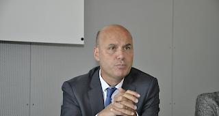 Fran&ccedil;ois Seppey, Direktor HES-SO Valais-Wallis, an der Medienkonferenz zum Beginn des Studienjahrs.