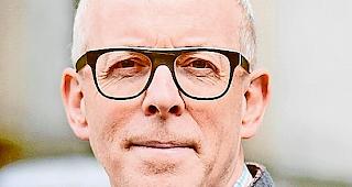 Steigt aus. Edmond Offermann.