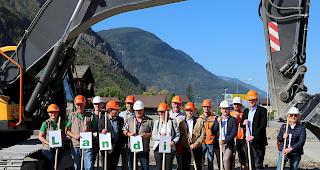 Am Freitagvormittag haben in Eyholz die Arbeiten f&uuml;r die neue Landi Oberwallis begonnen.