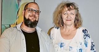 P&auml;dagogen. Pr&auml;sidentin des Vereins, Christine Dani, mit Vize Florian Ruppen an der GV im Staldbach.Foto WB