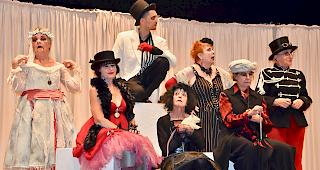 Der Oberwalliser Verein f&uuml;r Sterbe- und Trauerbegleitung lud zum Jubil&auml;um eine Theatergruppe aus Deutschland ein.