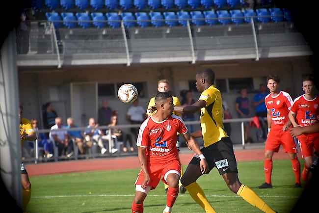 Henry Acosta sucht den Ball, doch die Natischer hatten gegen YB U21 alles im Griff.