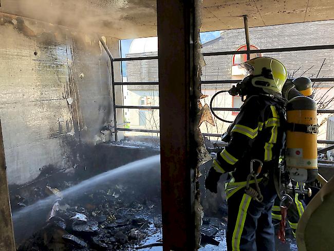 In einem Mehrfamilienhaus in Siders ist am Sonntagmorgen eine Gasflasche explodiert. Verletzt wurde niemand.