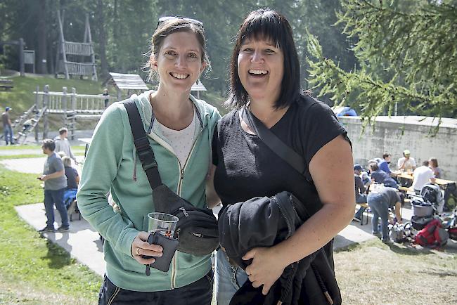 Priska Schnydrig (36), Unterbäch, und Alexa Grand (36), Bellwald.